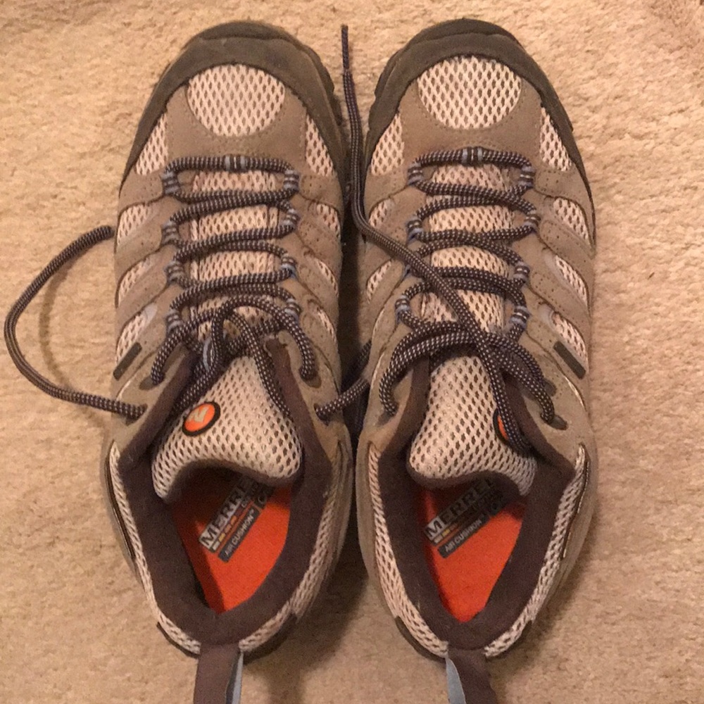 Women’s Merrell  hiking boots size 10